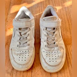 Kid’s Nike Court Borough Low 2 Sz 13C